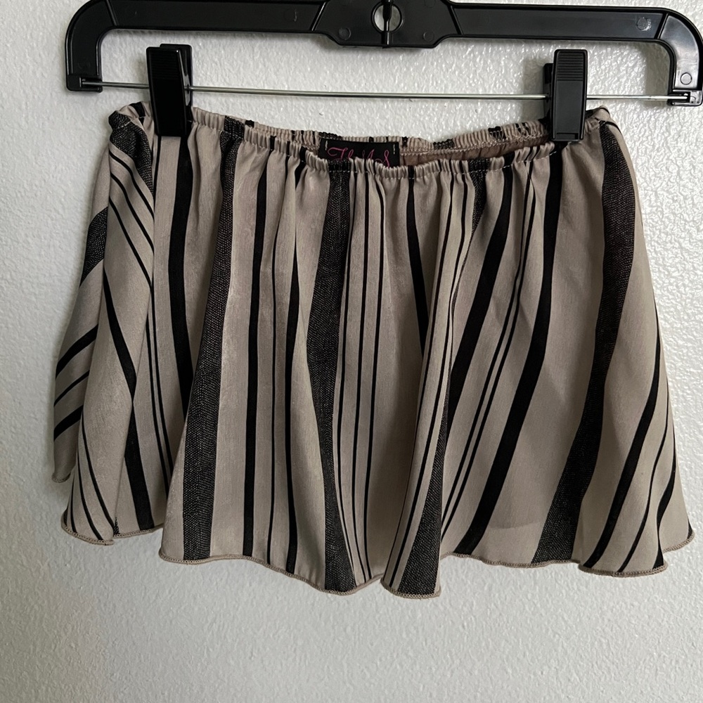 Striped Set - Picture 3 of 7